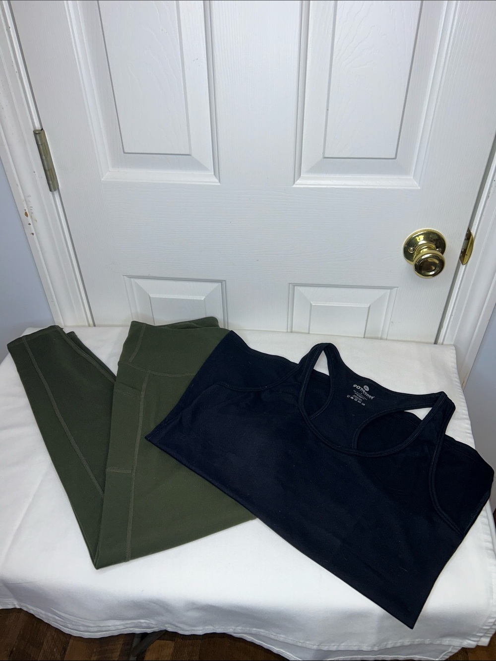 90 Degree By Reflex Olive Green Leggings with Black Sports Top Size Large